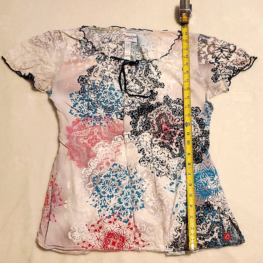 Sale 💥3/$30 Peaches Uniforms Printed Deep Pocket Scrub Top - Picture 7 of 9